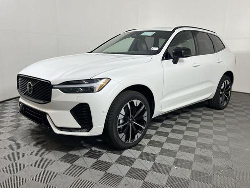 2026 Volvo XC60 B5 Plus