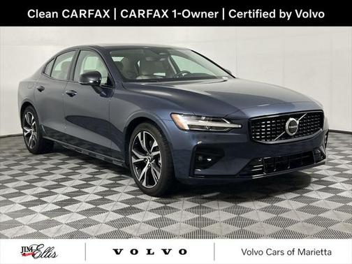 2024 Volvo S60 B5 Core Dark Theme