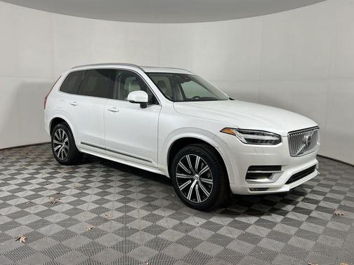 2024 Volvo XC90 B5 Core Bright Theme