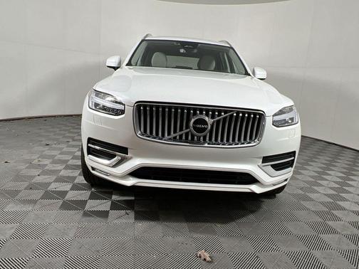 2024 Volvo XC90 B5 Core Bright Theme