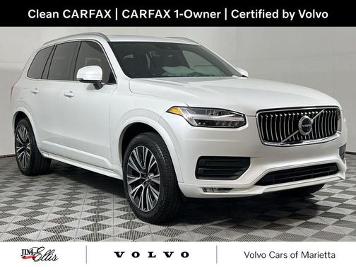2022 Volvo XC90 T6 Momentum