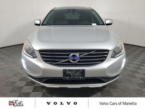 Bright Silver Metallic 2017 Volvo XC60 T5 Inscription