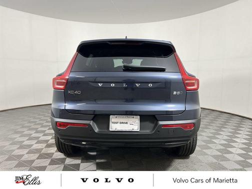 2026 Volvo XC40 B5 Core