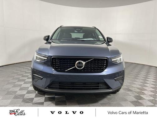 2026 Volvo XC40 B5 Core
