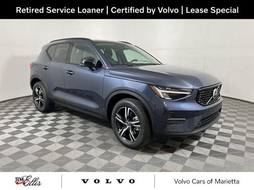 2026 Volvo XC40 Core, B5 AWD Gas (mild hybrid), Dark