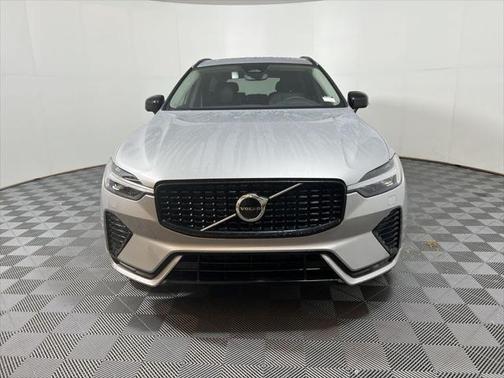 2025 Volvo XC60 B5 Core