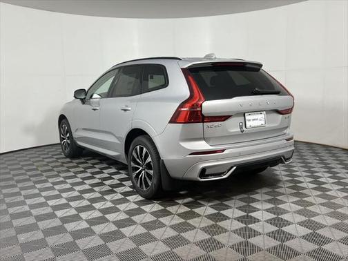 2025 Volvo XC60 B5 Core