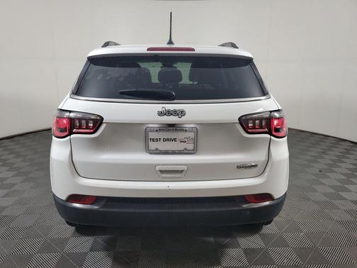 Bright White Clearcoat 2022 Jeep Compass Latitude