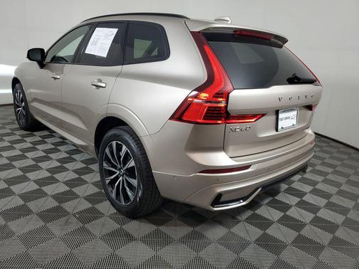 2025 Volvo XC60 B5 Plus