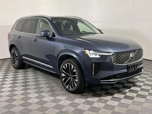 2025 Volvo XC90 B6 Plus 7-Seater