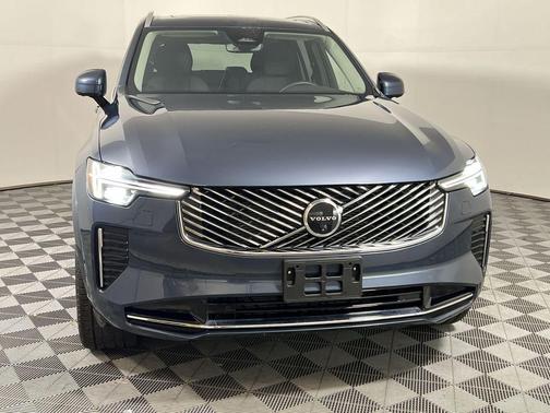 2025 Volvo XC90 B6 Plus 7-Seater