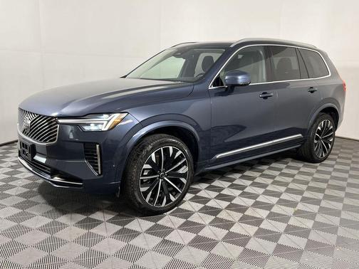 2025 Volvo XC90 B6 Plus 7-Seater