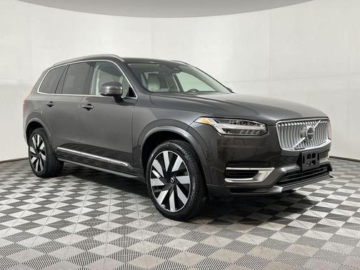 2024 Volvo XC90 Recharge Plug-In Hybrid T8 Ultimate Bright Theme 7-Seater