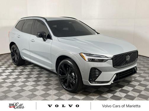 2026 Volvo XC60 B5 Ultra Black Edition