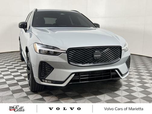 2026 Volvo XC60 B5 Ultra Black Edition