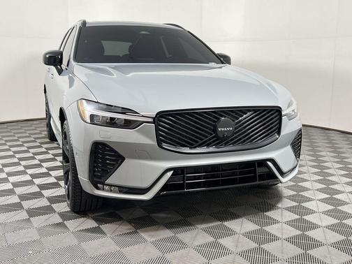 2026 Volvo XC60 B5 Ultra Black Edition