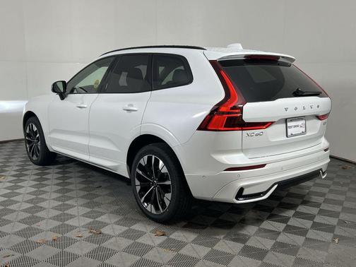 2026 Volvo XC60 B5 Ultra