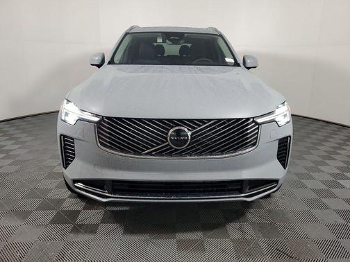 2025 Volvo XC90 B6 Core