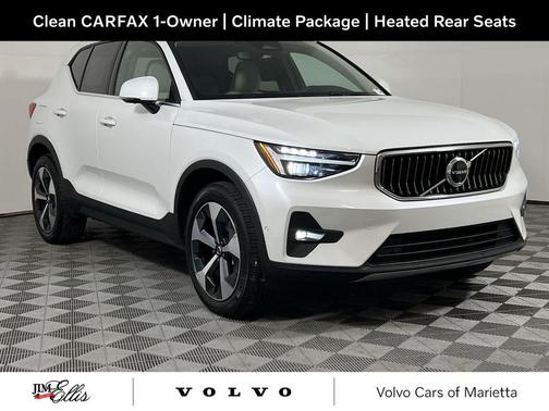 2024 Volvo XC40 B5 Plus Bright Theme