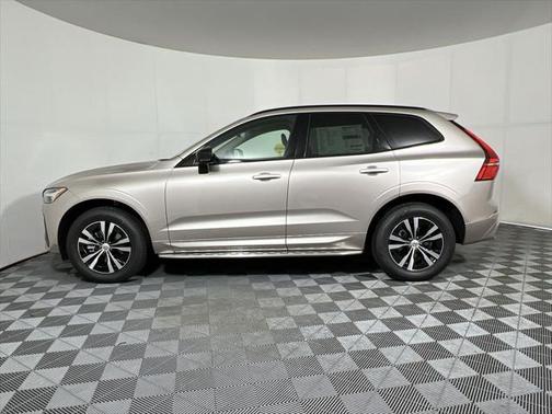 2025 Volvo XC60 B5 Core