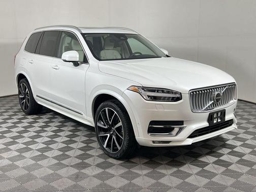 2024 Volvo XC90 B6 Plus Bright Theme 7-Seater