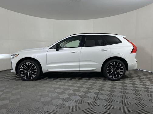 2026 Volvo XC60 B5 Ultra