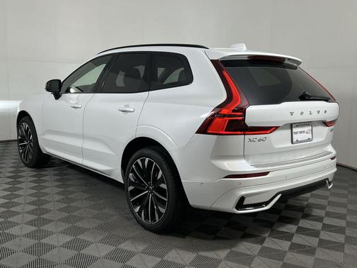 2026 Volvo XC60 B5 Ultra