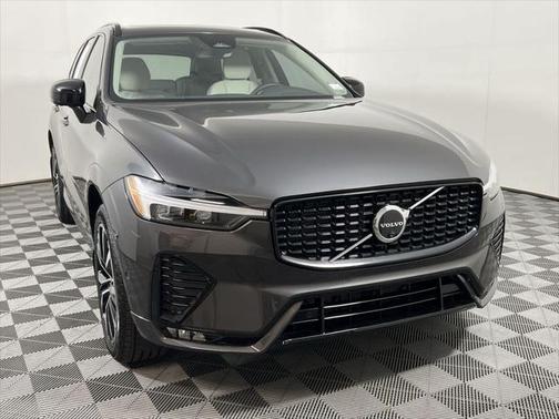 2025 Volvo XC60 Plus