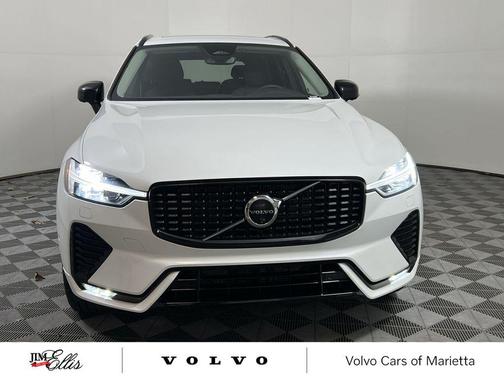2025 Volvo XC60 B5 Plus