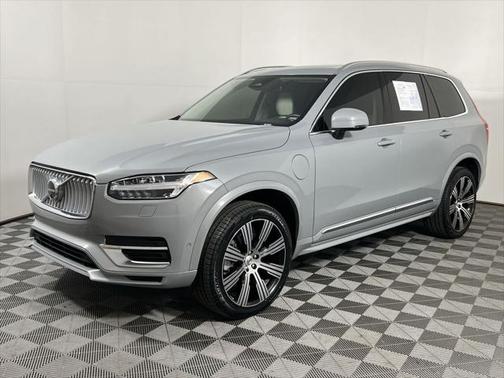 2025 Volvo XC90 Plug-In Hybrid T8 Plus 6-Seater