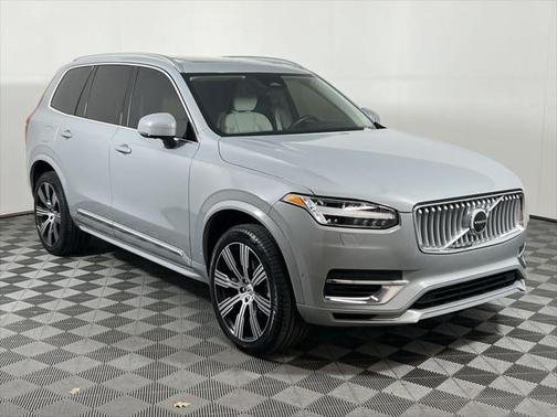 2025 Volvo XC90 Plug-In Hybrid T8 Plus 6-Seater