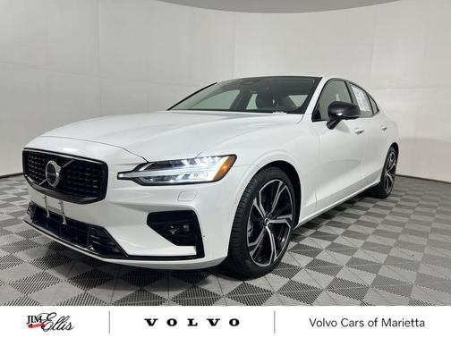 2024 Volvo S60 B5 Plus Dark Theme
