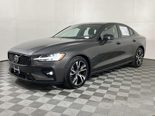 2025 Volvo S60 B5 Core