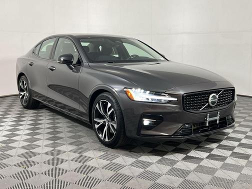 2025 Volvo S60 B5 Core