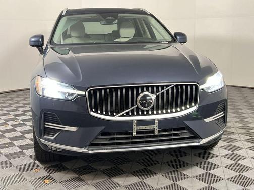2022 Volvo XC60 B5 Inscription