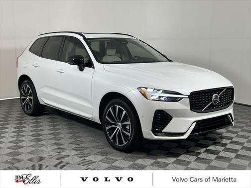 2024 Volvo XC60 B5 Plus Dark Theme
