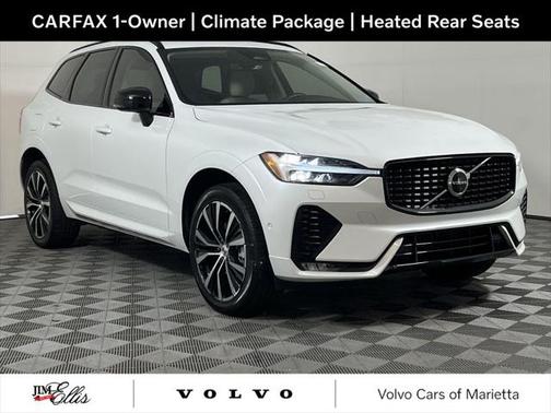 2024 Volvo XC60 B5 Plus Dark Theme