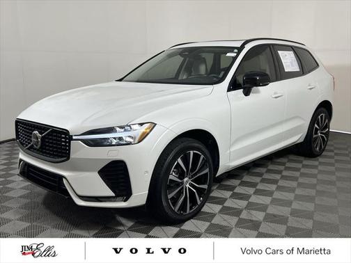 2024 Volvo XC60 B5 Plus Dark Theme