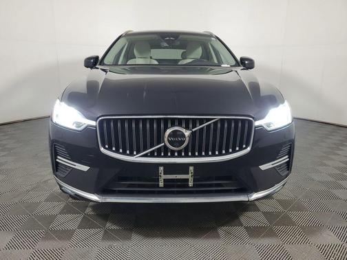 2023 Volvo XC60 B5 Plus Bright Theme