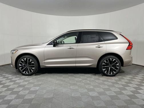 2026 Volvo XC60 B5 Ultra