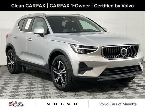 2025 Volvo XC40 B5 Core Bright Theme