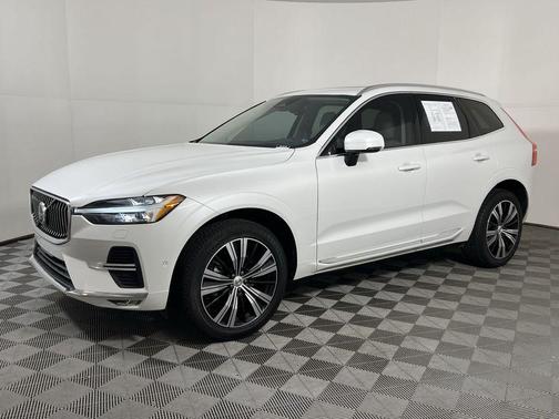 2022 Volvo XC60 B5 Inscription