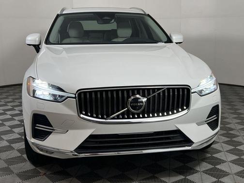 2022 Volvo XC60 B5 Inscription