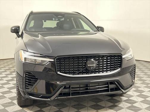 2024 Volvo XC60 Recharge Plug-In Hybrid T8 Ultimate Black Edition