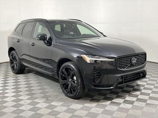 2024 Volvo XC60 Recharge Plug-In Hybrid T8 Ultimate Black Edition