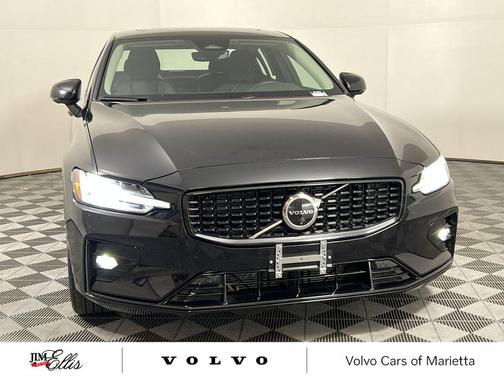 2025 Volvo S60 B5 Plus