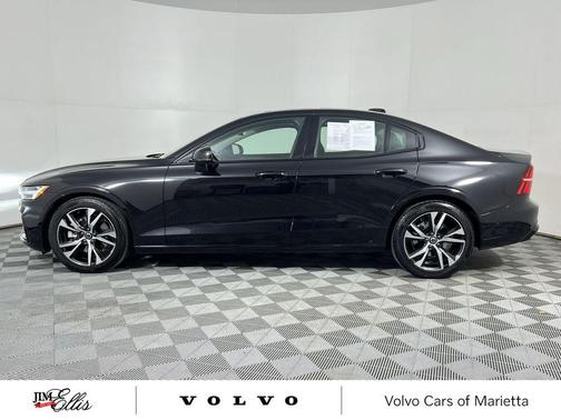 2025 Volvo S60 B5 Plus