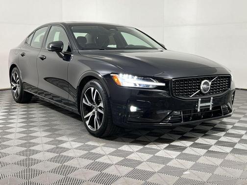 2025 Volvo S60 B5 Plus