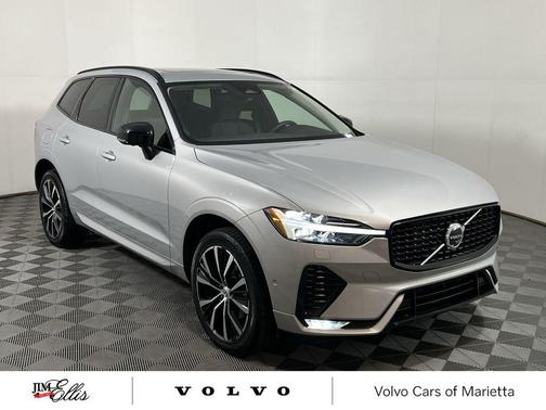 2023 Volvo XC60 B5 Plus Dark Theme