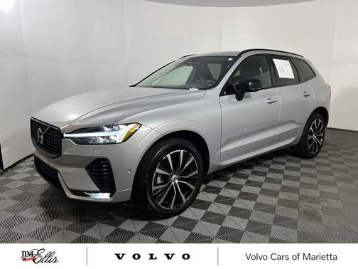 2023 Volvo XC60 B5 Plus Dark Theme